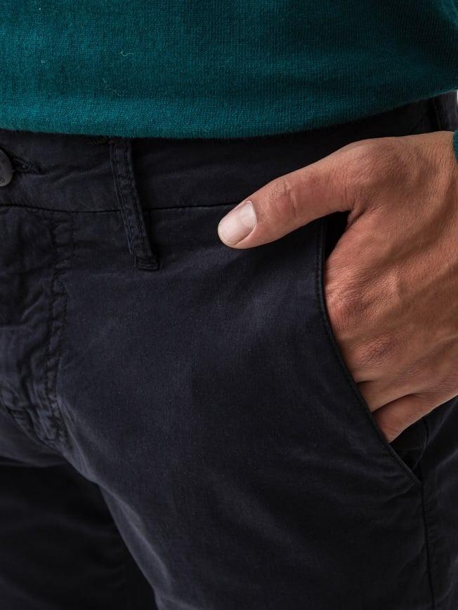 M4GB29WG3OA/G7V2 GUESS