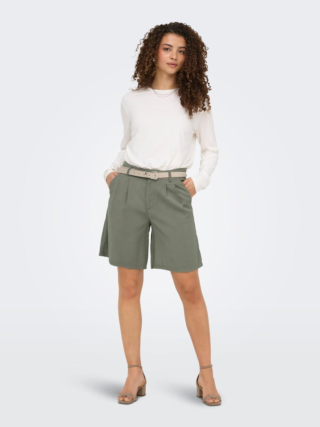 15364121/Smokey Olive ONLY