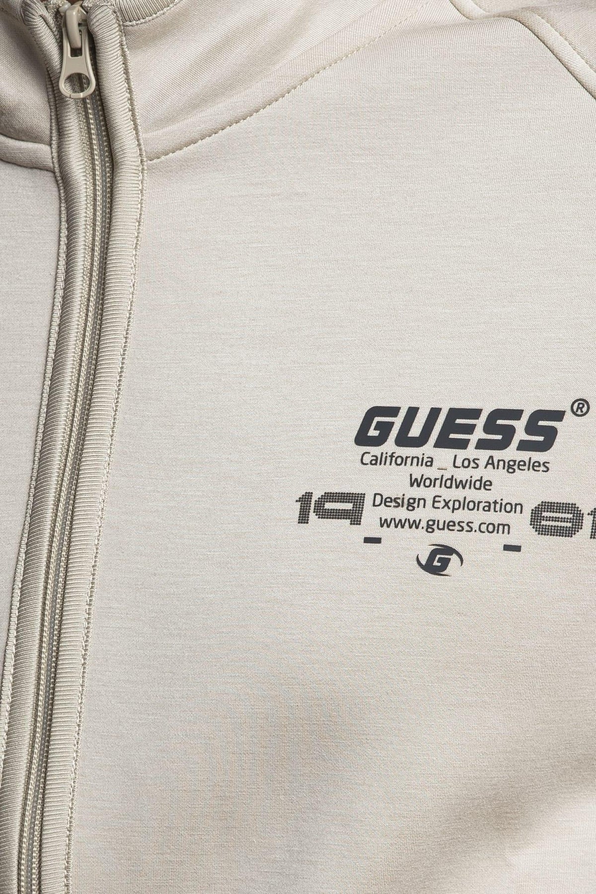 Z5BQ01KCNS2/G9D0 GUESS