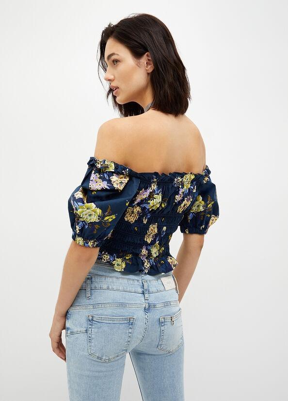 TOP LOVELY 
