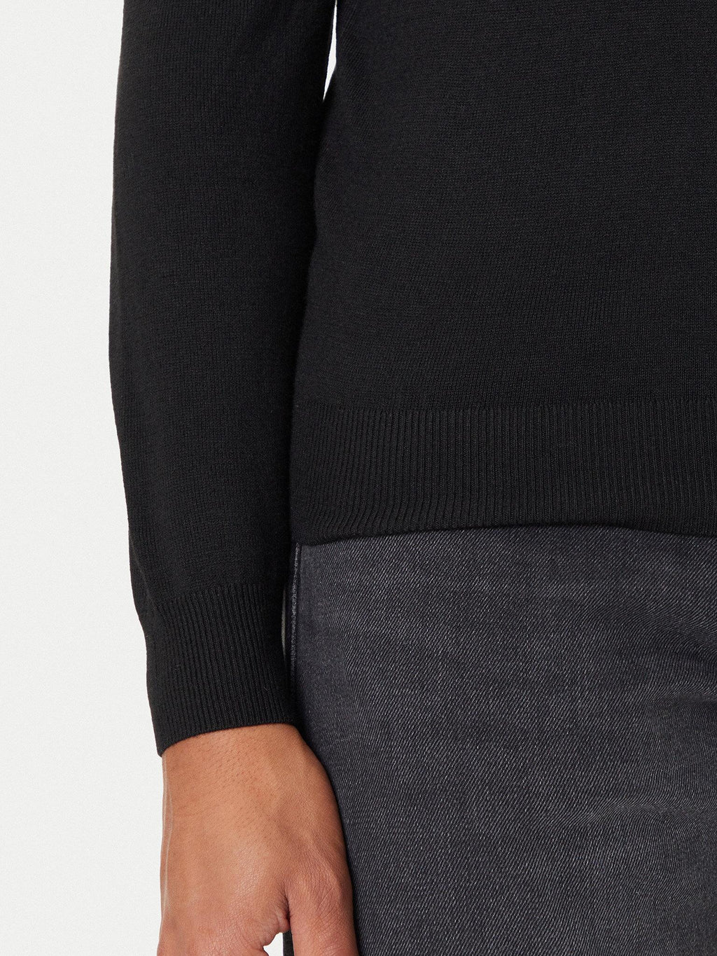 M5YR26Z0122/JBLK GUESS