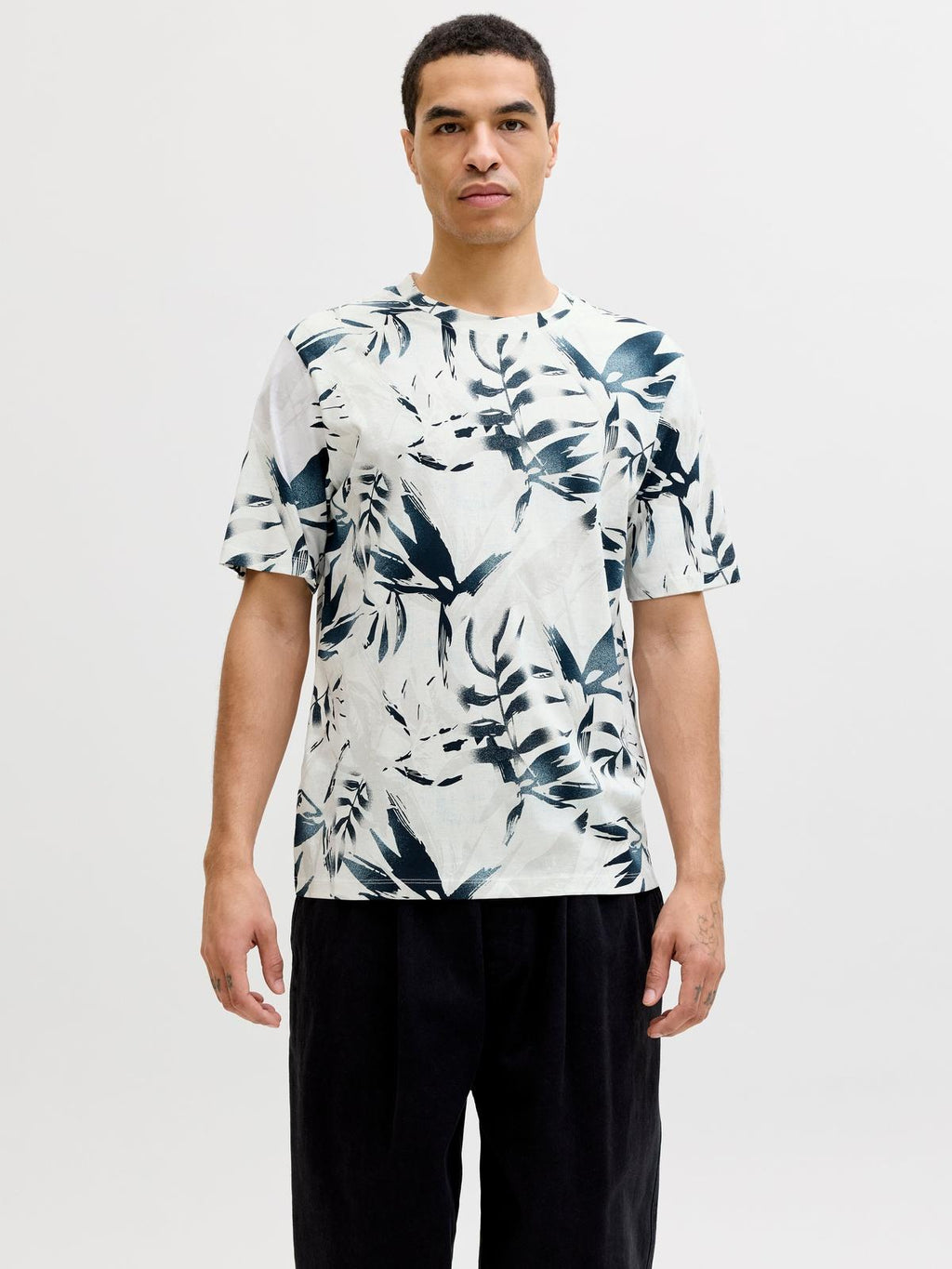 JJHONOLULU AOP TEE SS CREW NECK 