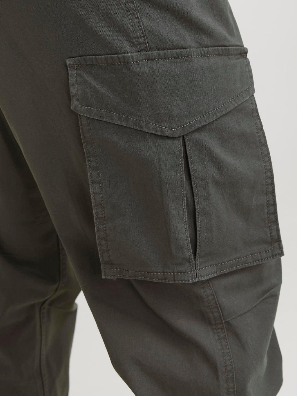12242264/Black Sand JACK AND JONES
