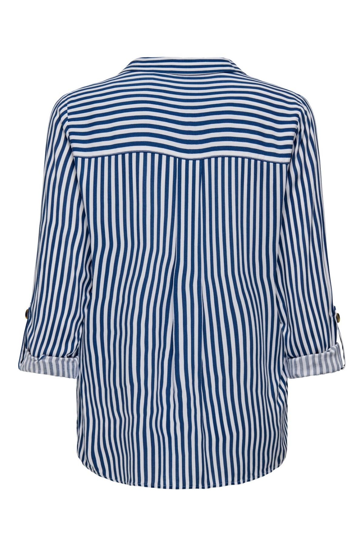 15281677/Peacoat WHITE ONLY