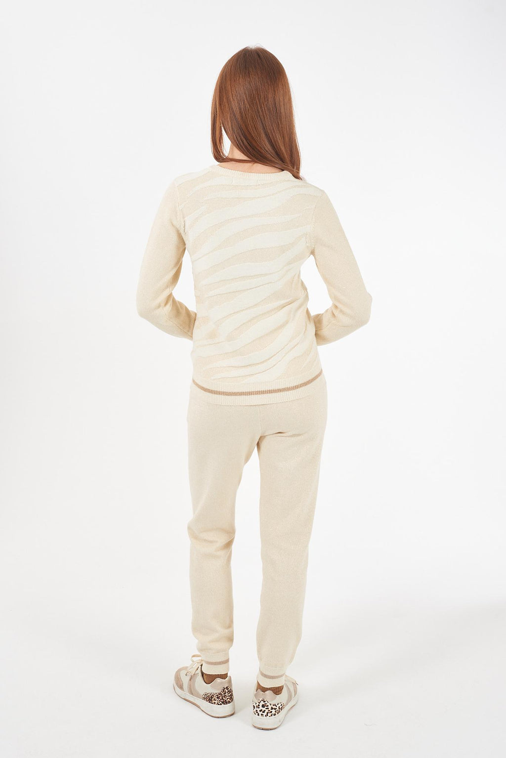 M011 BI00/0157 YES ZEE