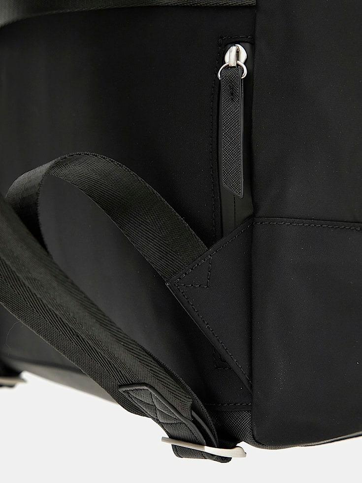 HMMINYP5111/BLA GUESS