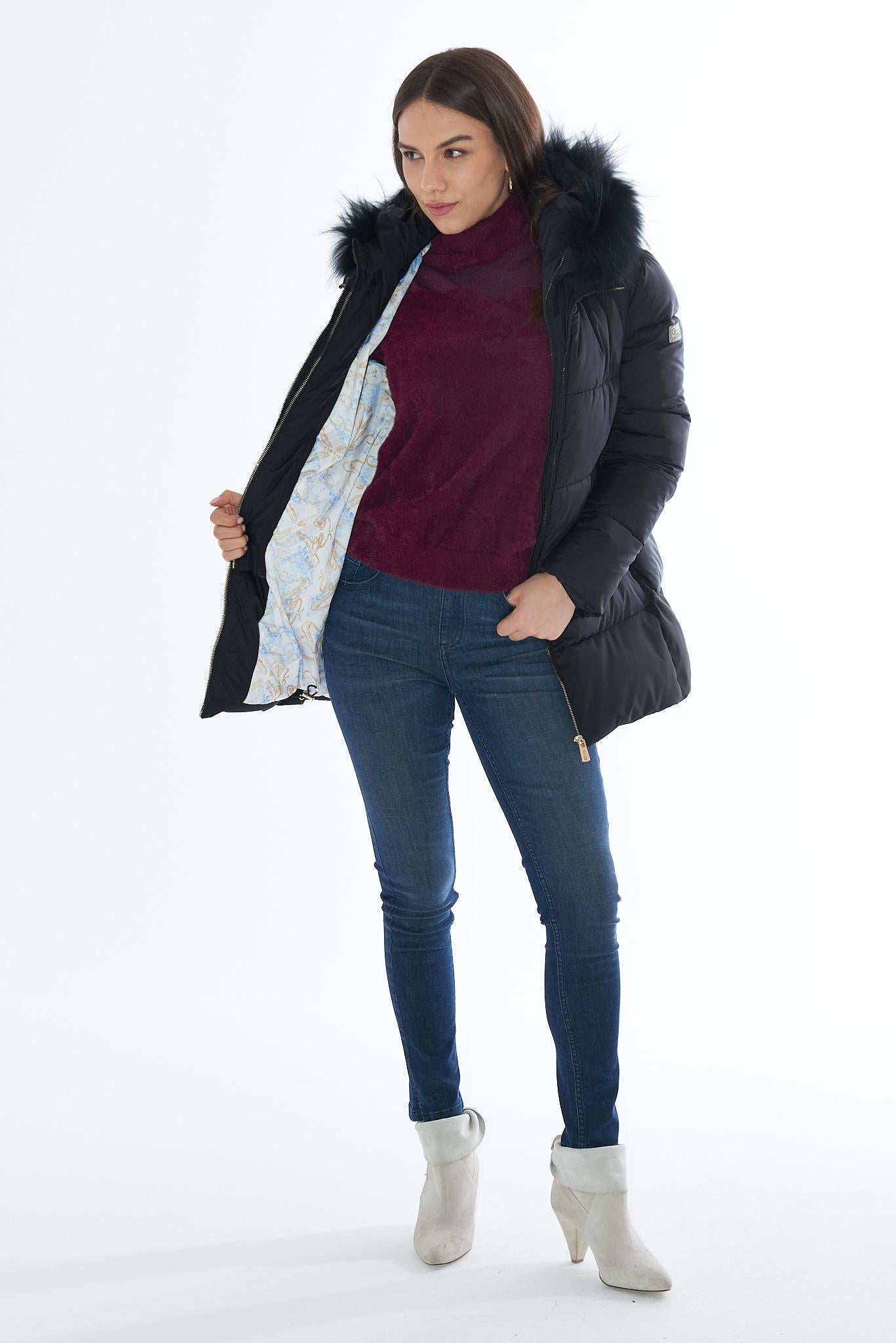 M076 IS00/0522 YES ZEE