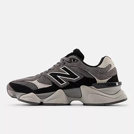 New Balance SNEAKERS 9060 IN PELLE E TESSUTO MULTICOLOR 