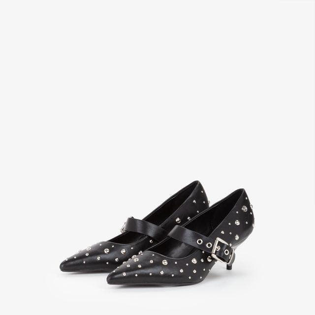 HIGH HEELS 