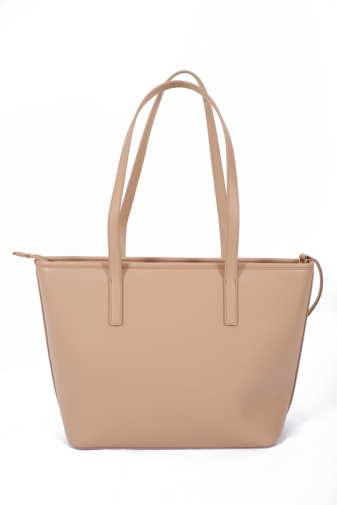 W004 AA00/0268 YES ZEE