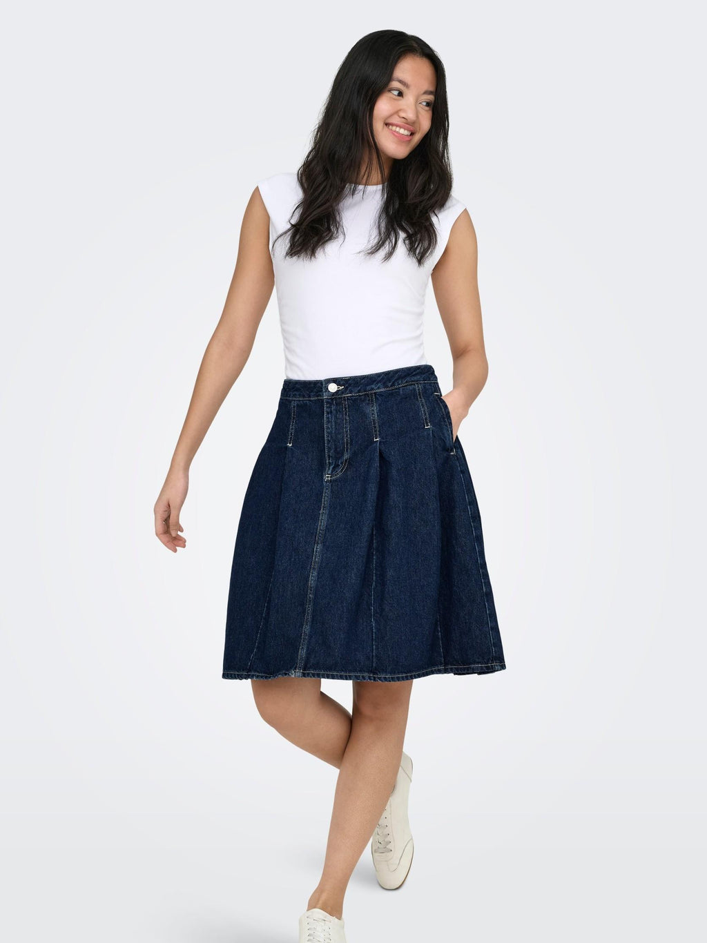 15367938/White ONLY