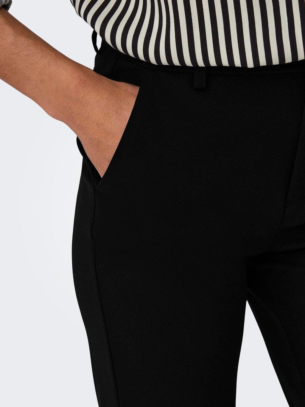 15265049/Black ONLY