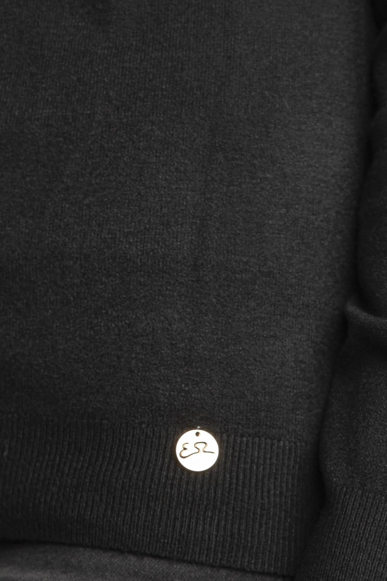 M053 RU00/0801 YES ZEE