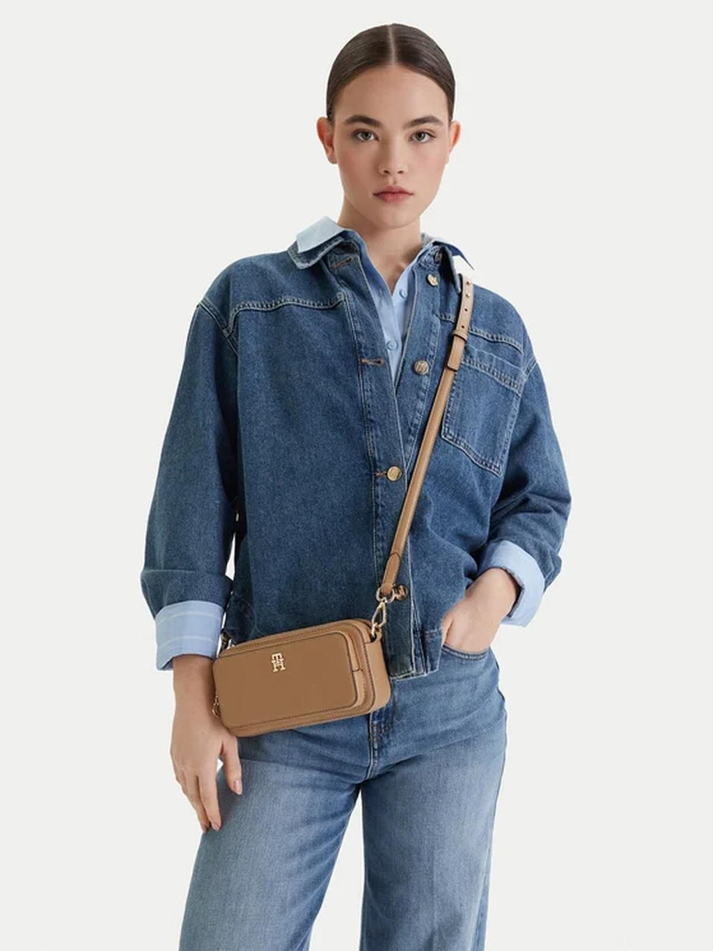 AW0AW18377/RBC TOMMY HILFIGER