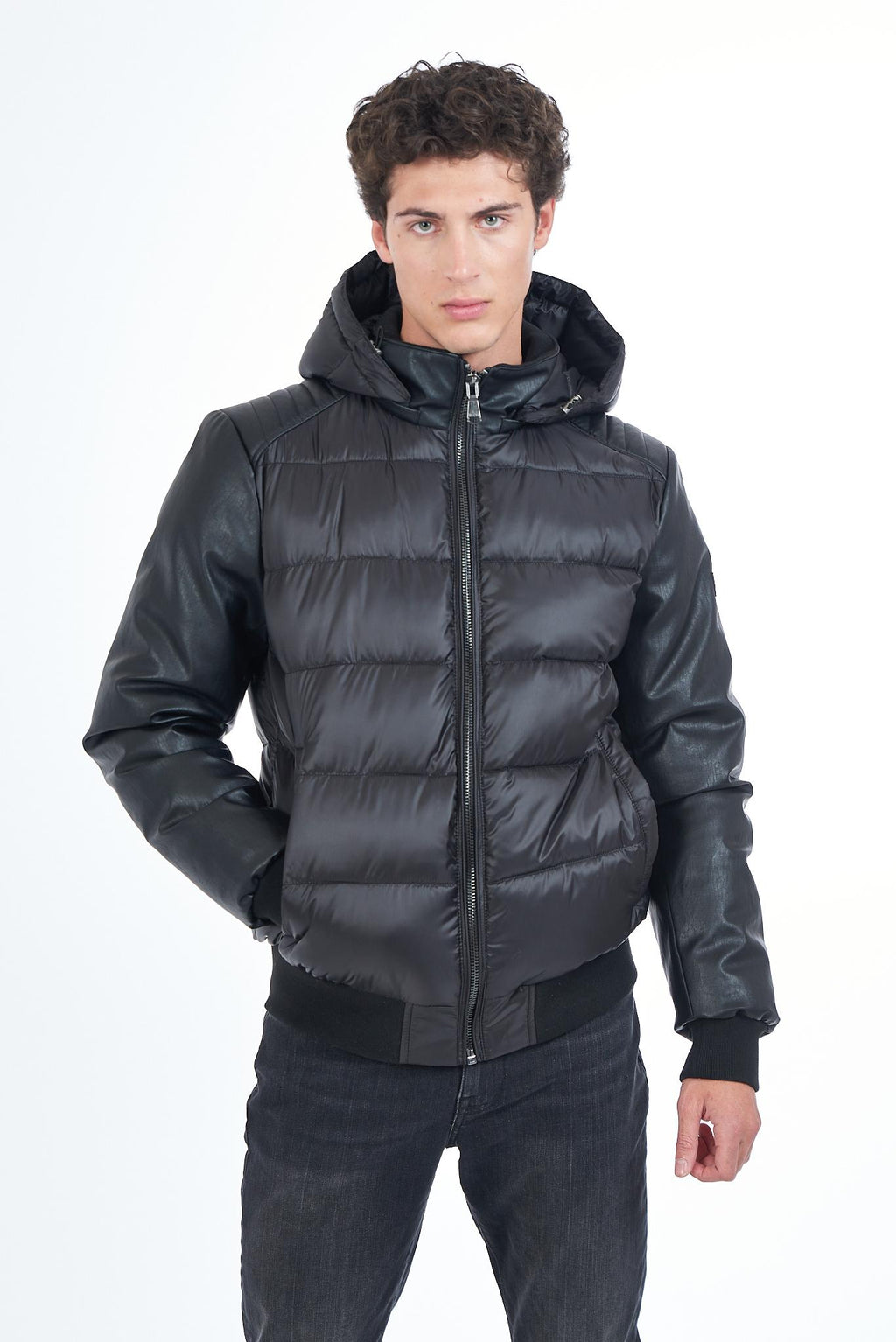 J813 KT00/0801 YES ZEE