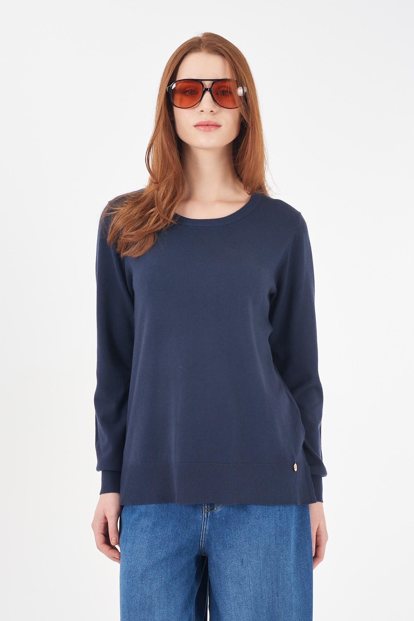 M052 RU00/0710 YES ZEE