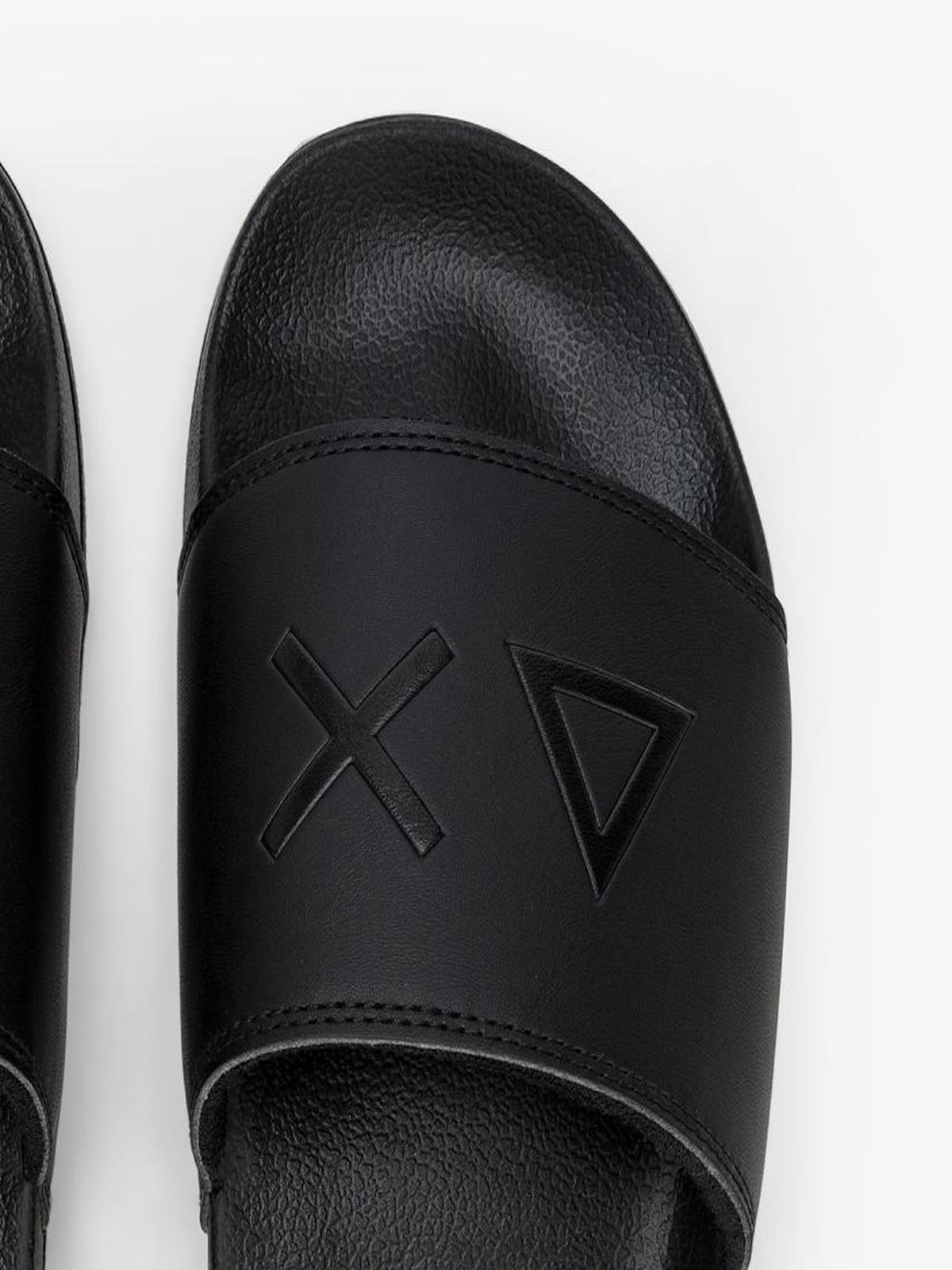 SLIPPERS LOGO 