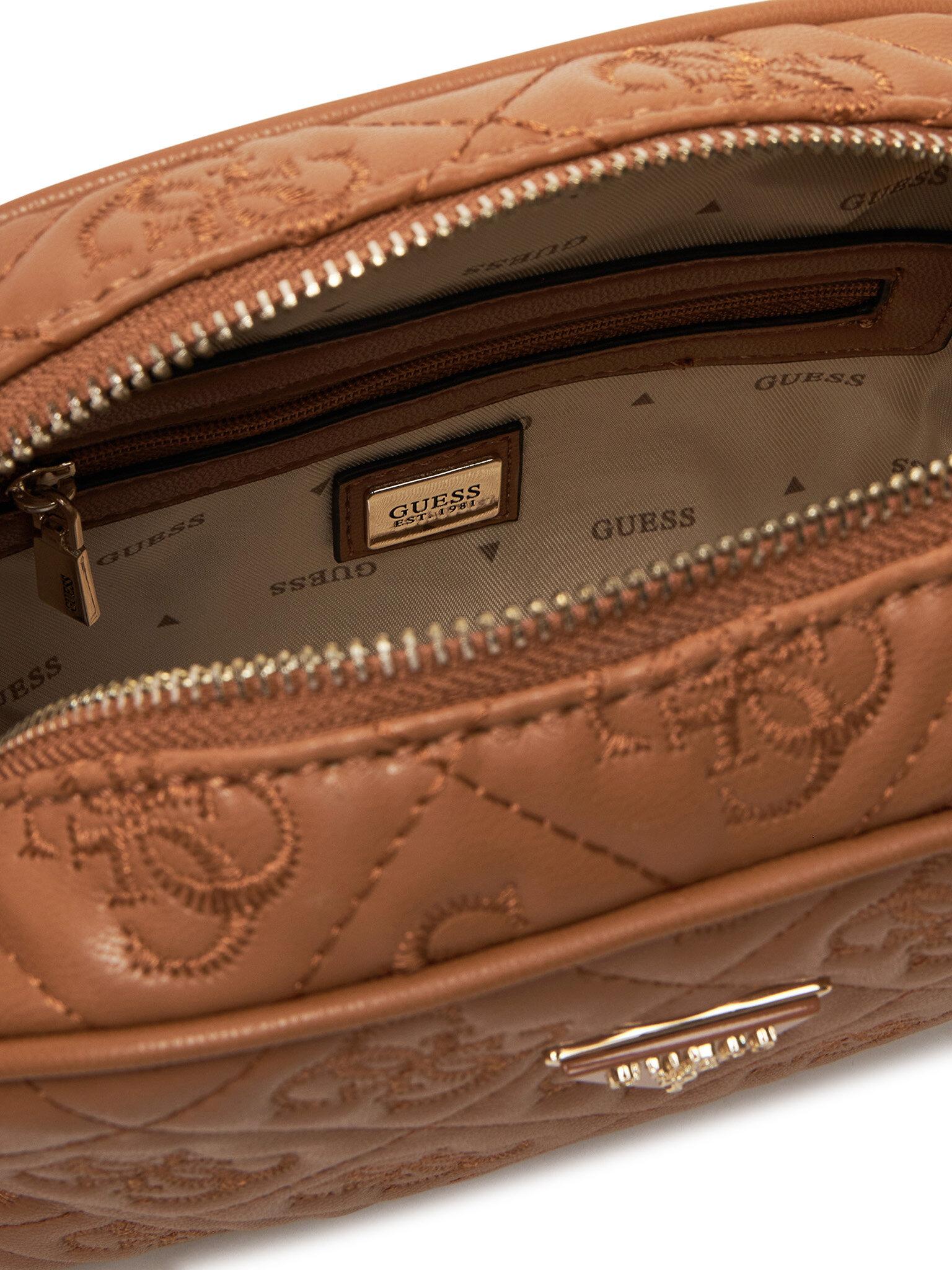 HWQL9658140/CAR GUESS