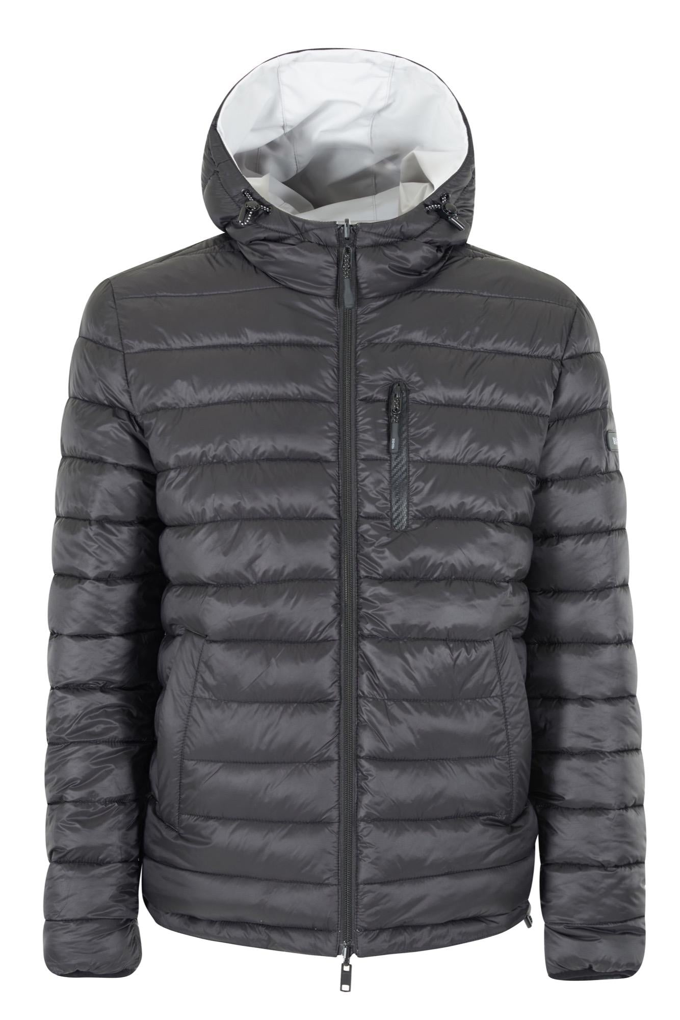 J824 B500/0124 YES ZEE