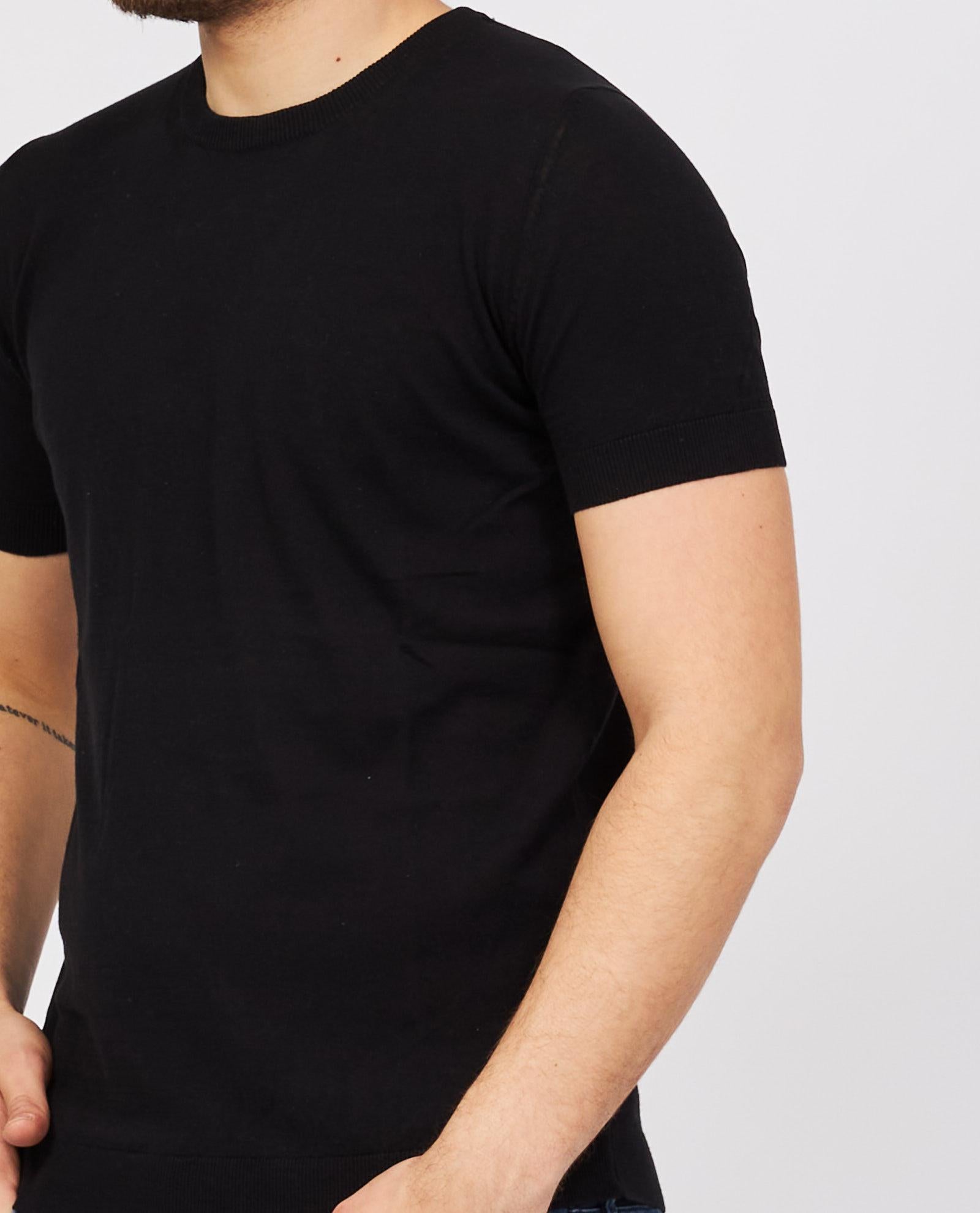 M715 DH00/0801 YES ZEE