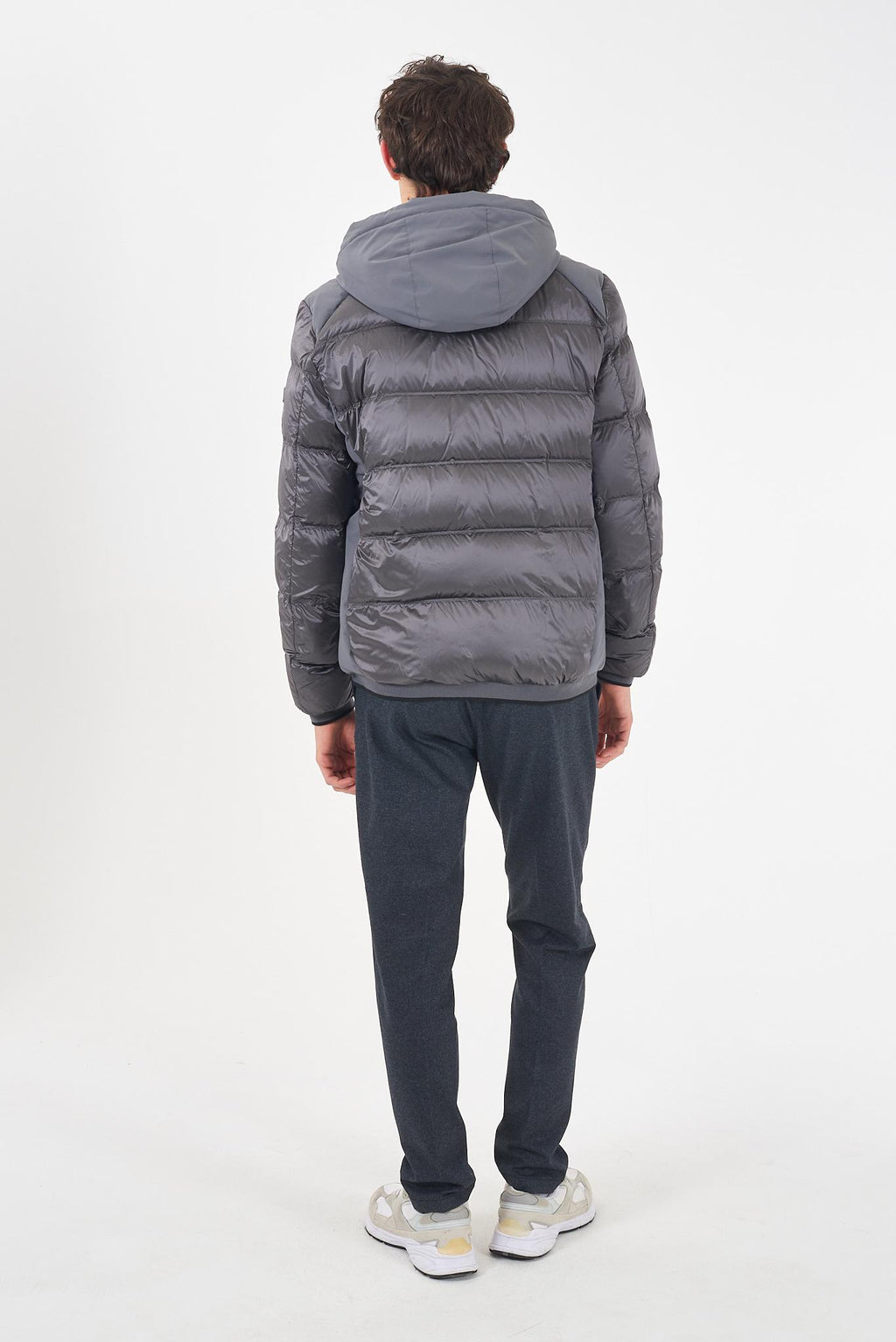 J870 O100/0847 YES ZEE