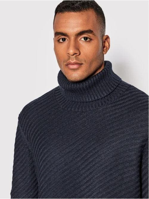 KNITWEAR 