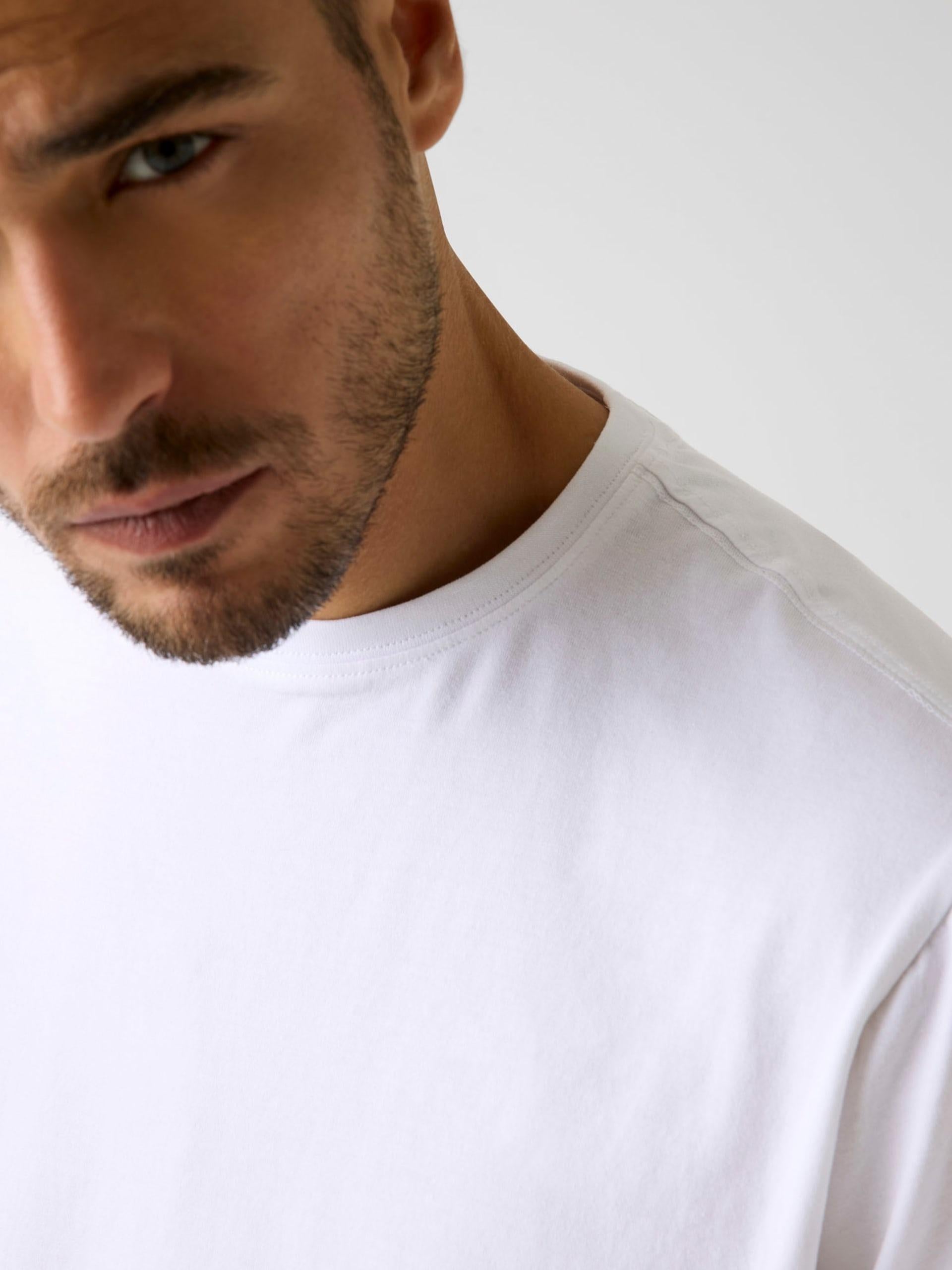 M6RI62JR06K/G011 GUESS