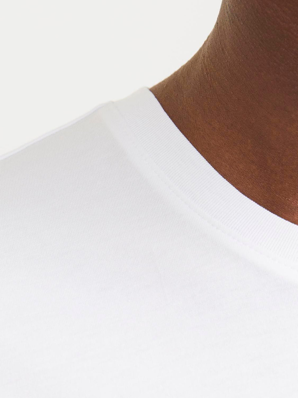 12268267/White JACK AND JONES