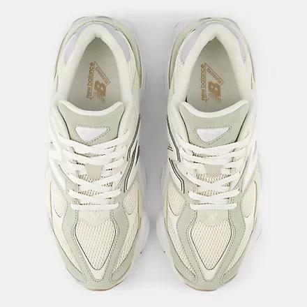New Balance SNEAKERS 9060 IN PELLE E TESSUTO MULTICOLOR 