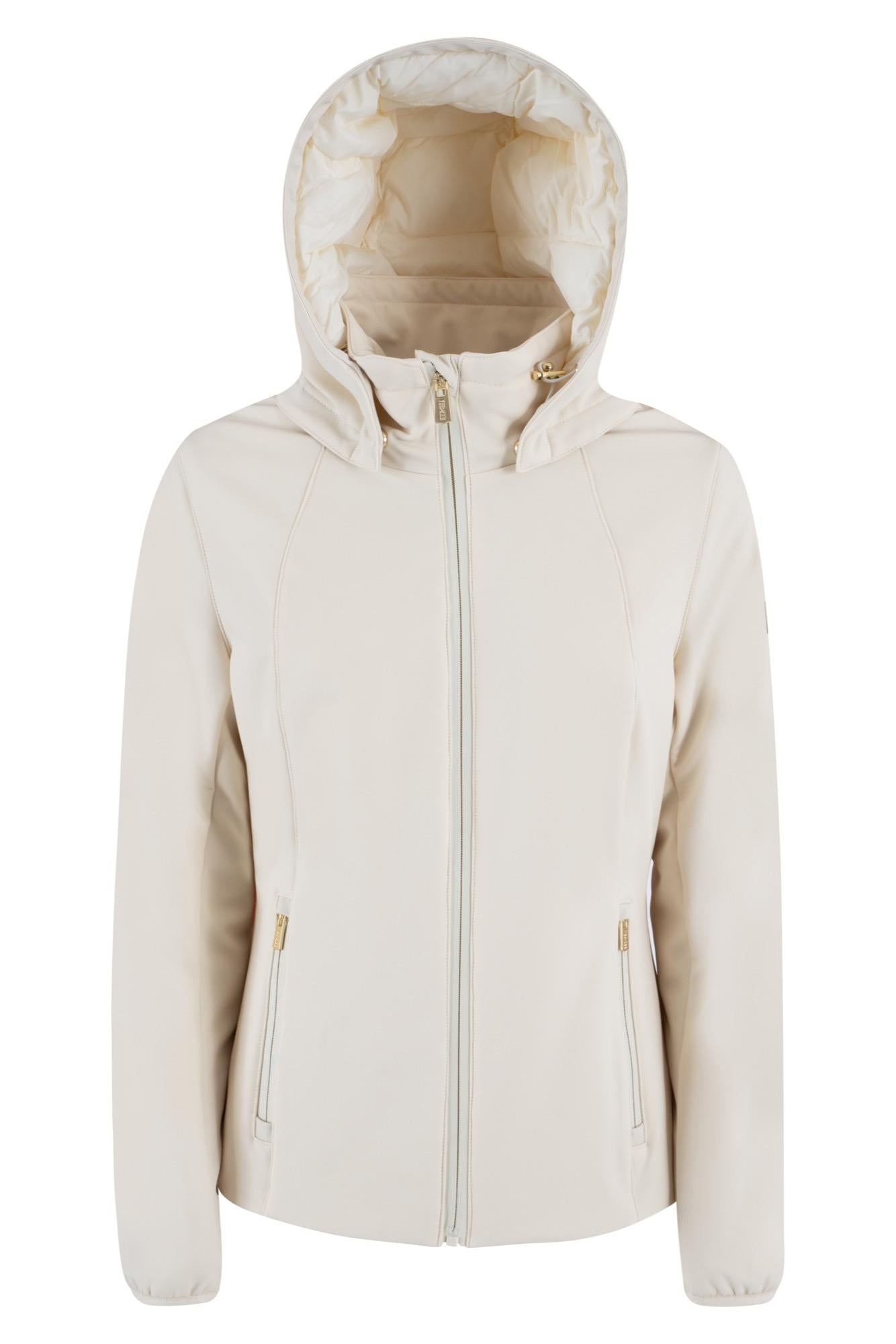 J047 L300/0157 YES ZEE