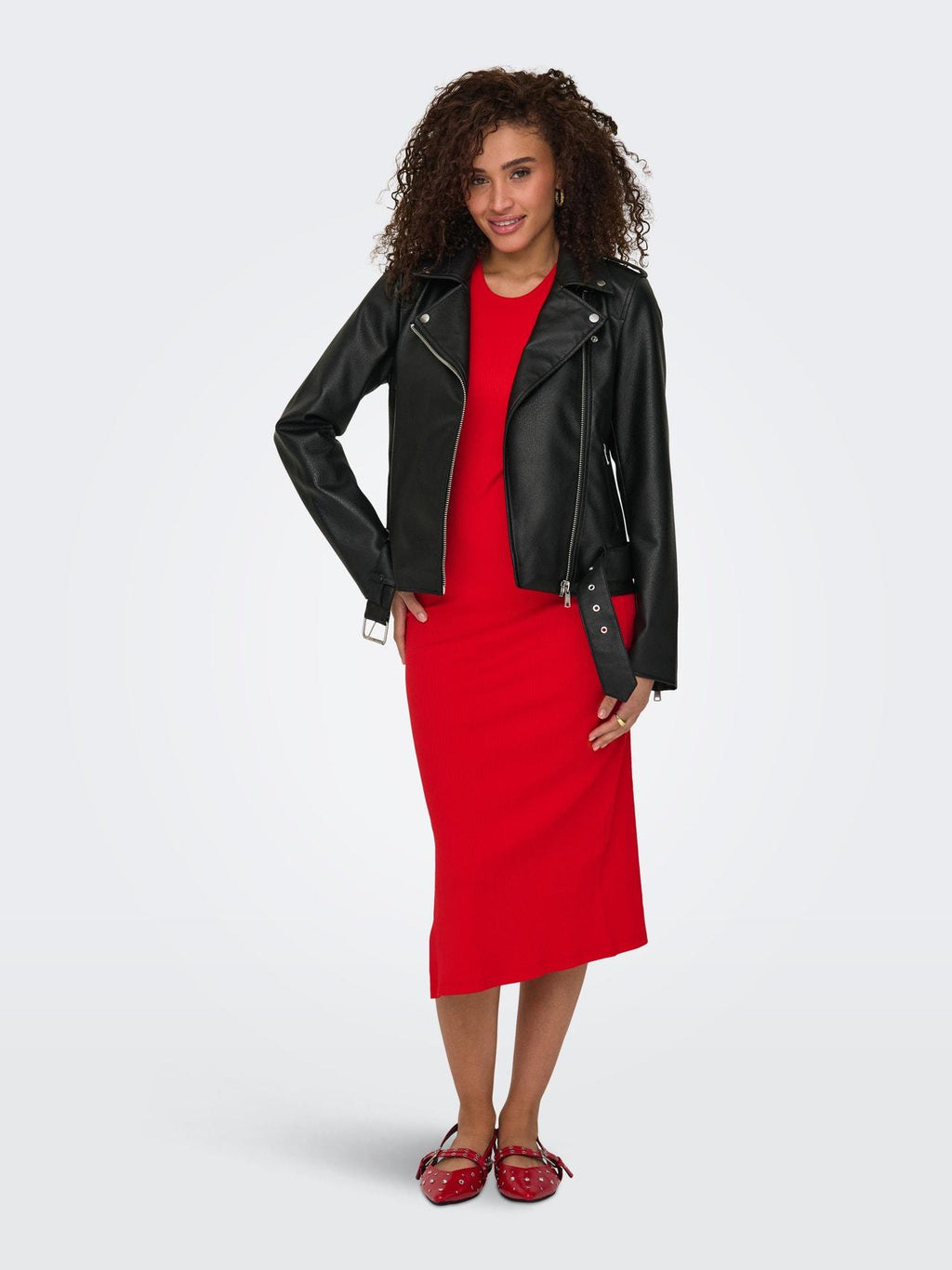 15357332/Black ONLY