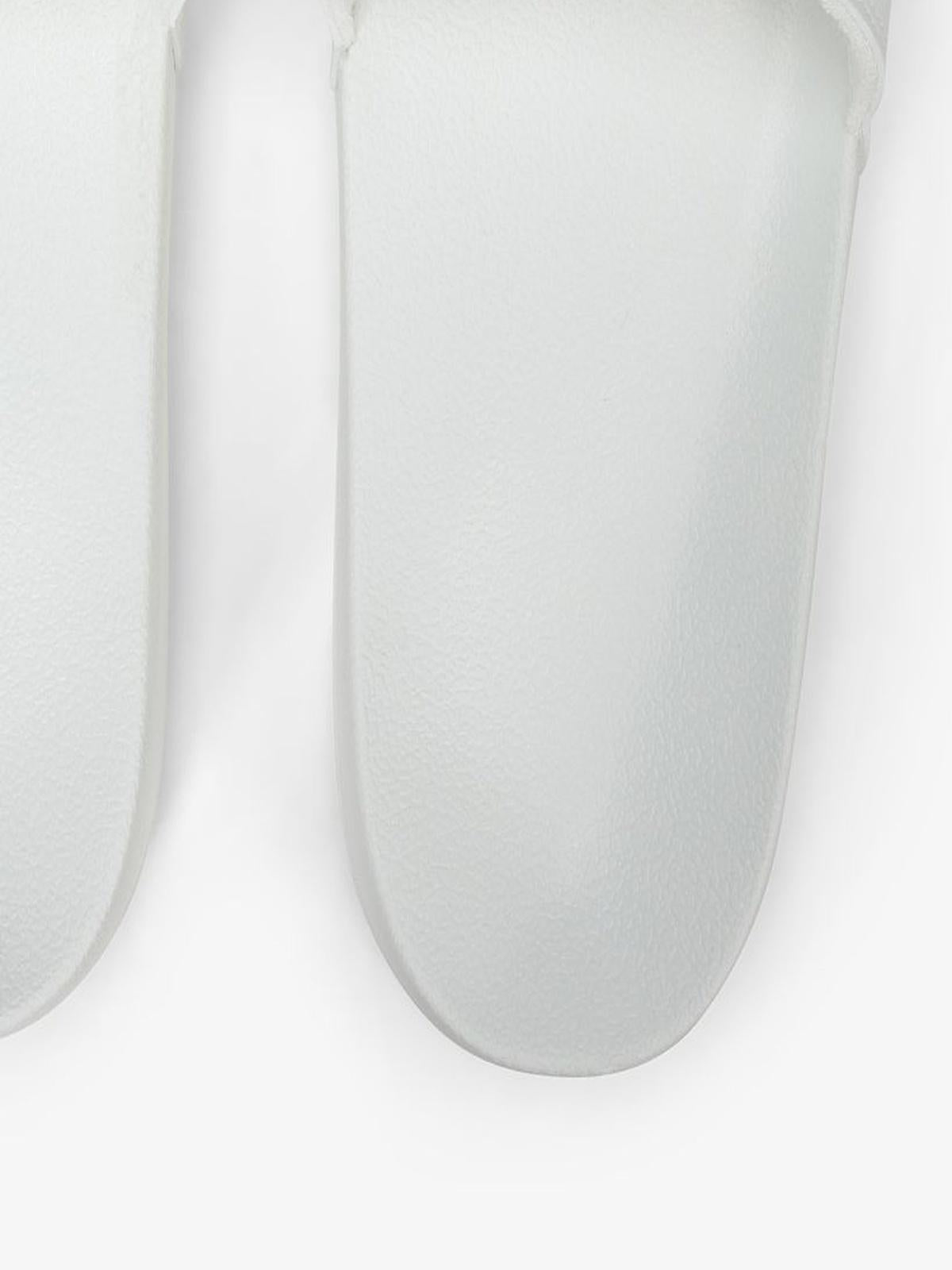 SLIPPERS LOGO 