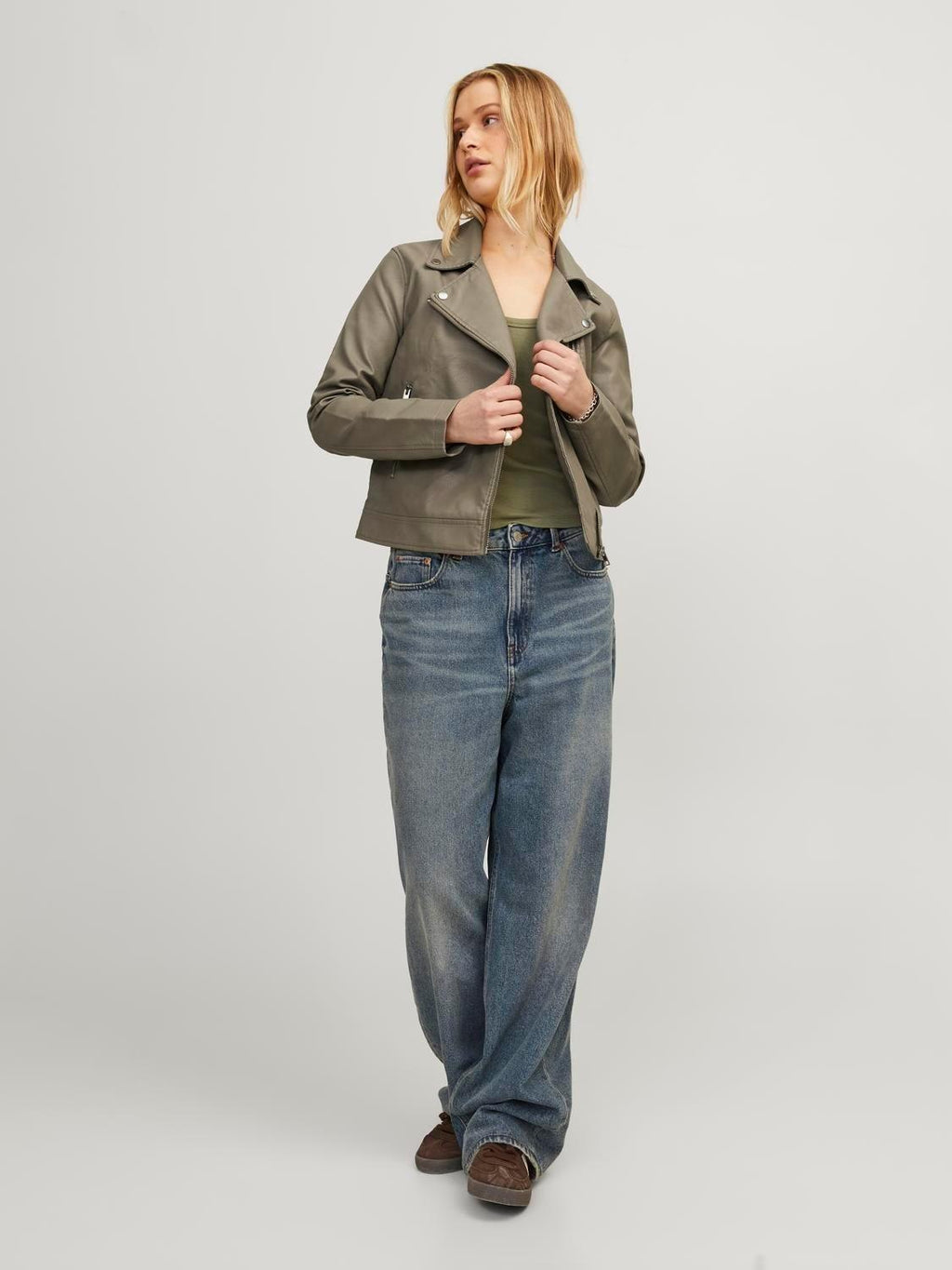 12206262/Brindle JJXX