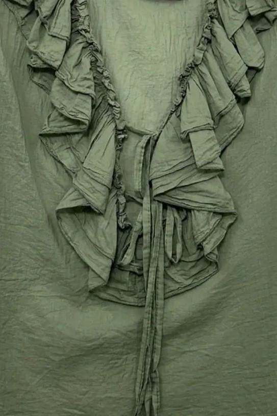 Blusa in mussola di cotone con volant davanti 
