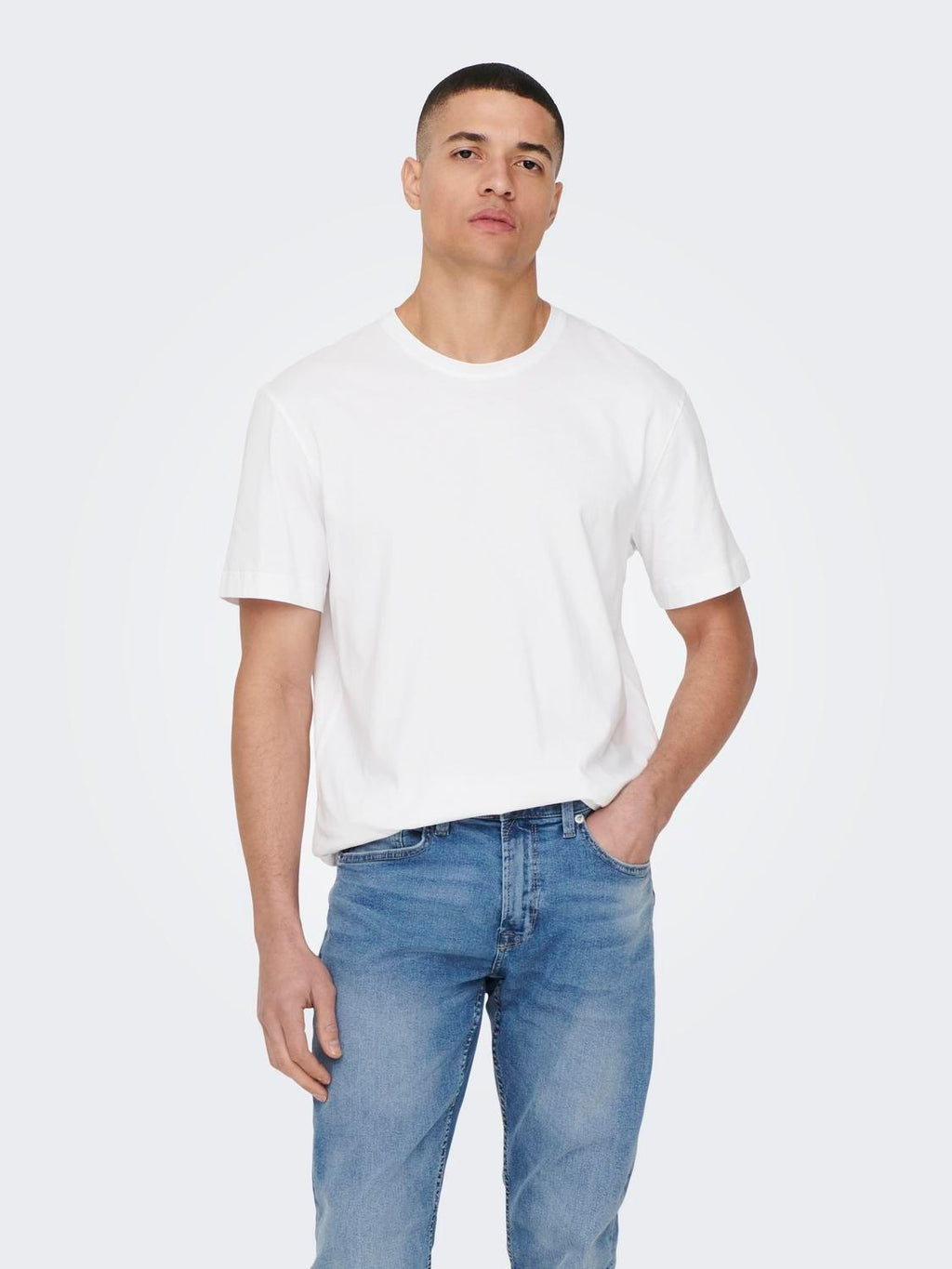 22025208/White ONLY&SONS