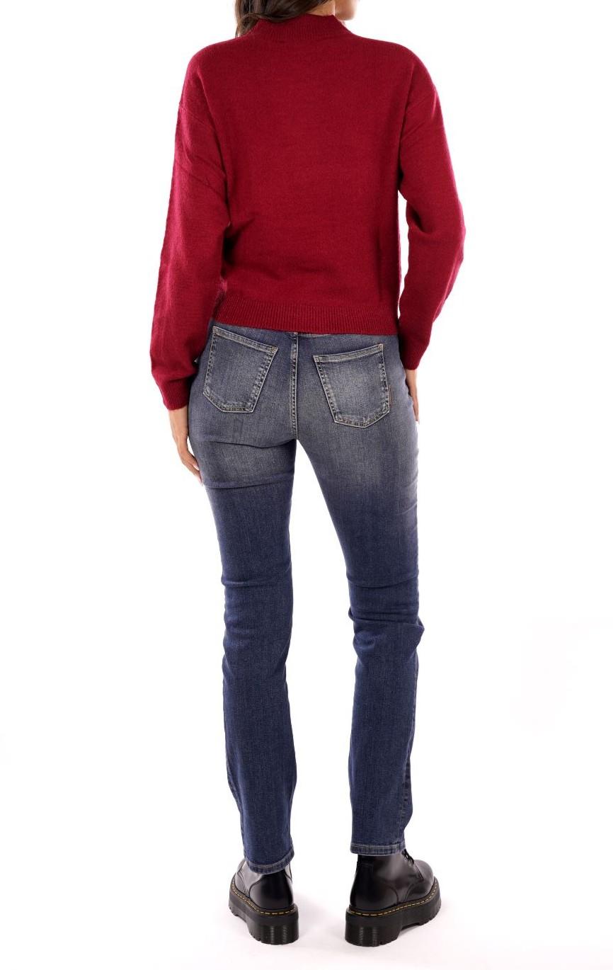 M003 BT00/0562 YES ZEE