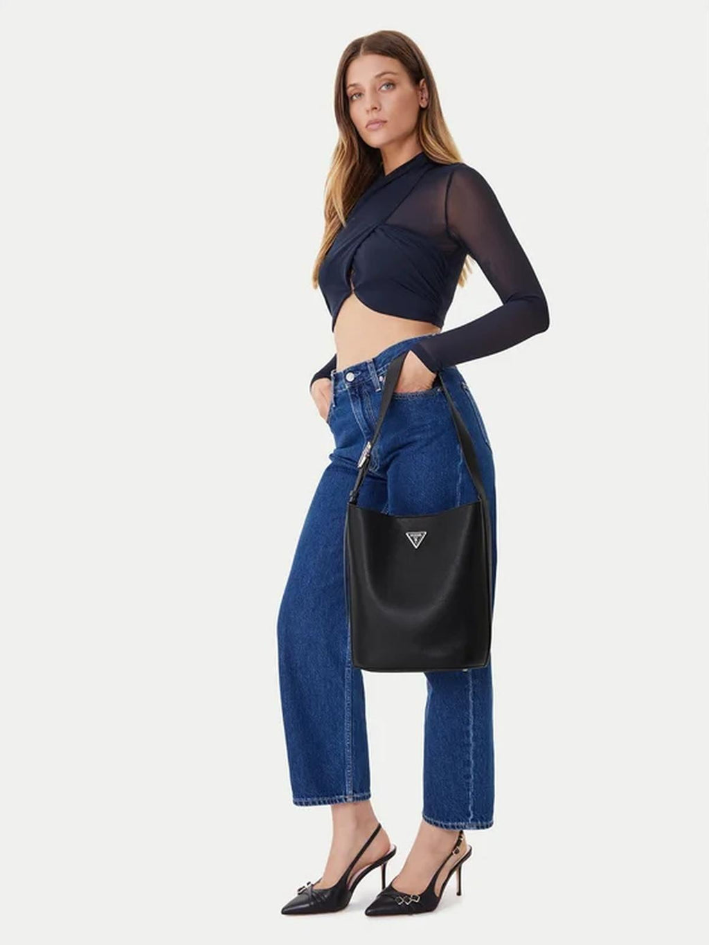 HWBG6974040/BLA GUESS
