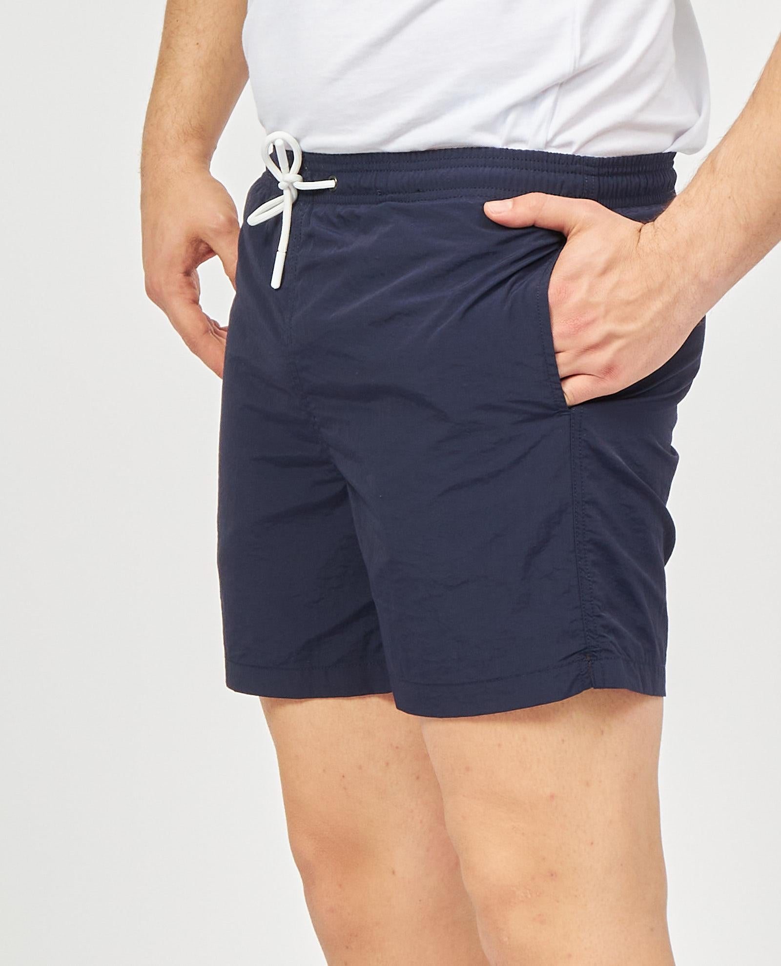 D700 US00/0713 YES ZEE