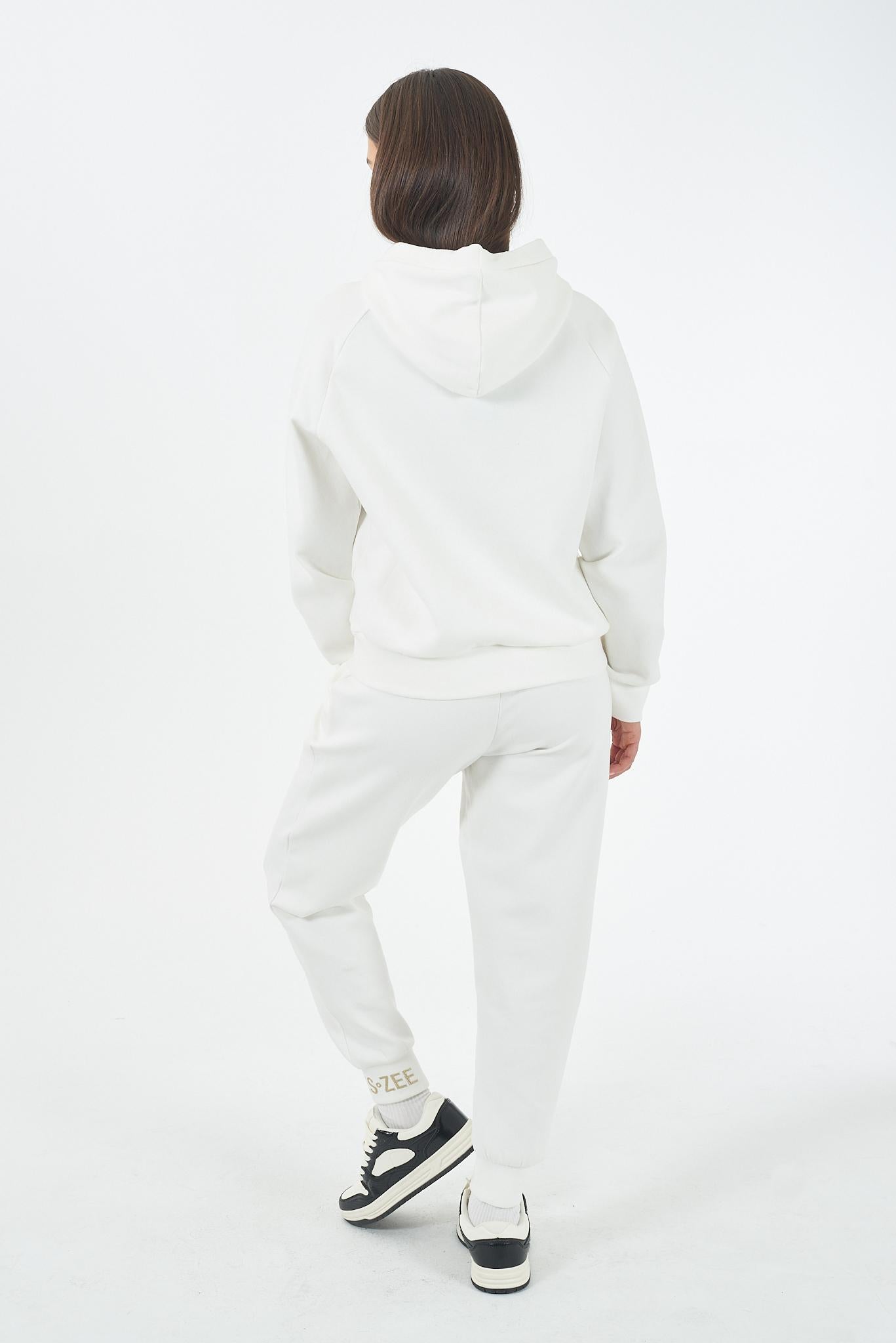 F003 SK00/0157 YES ZEE