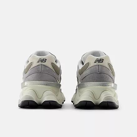 New Balance SNEAKERS 9060 IN PELLE E TESSUTO MULTICOLOR 