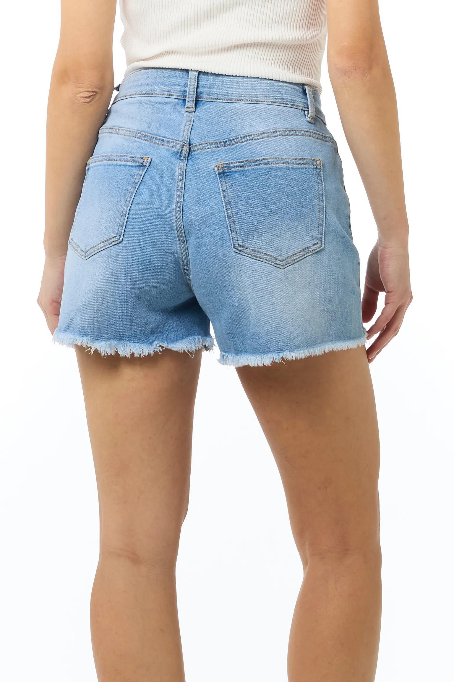 Shorts di jeans sfrangiato 