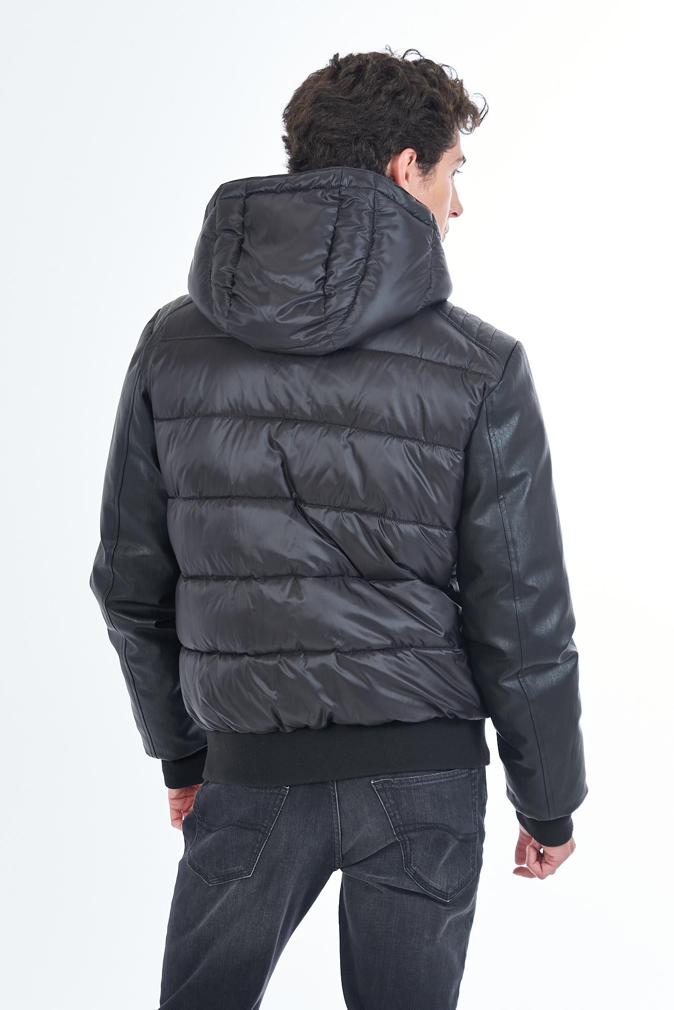 J813 KT00/0801 YES ZEE