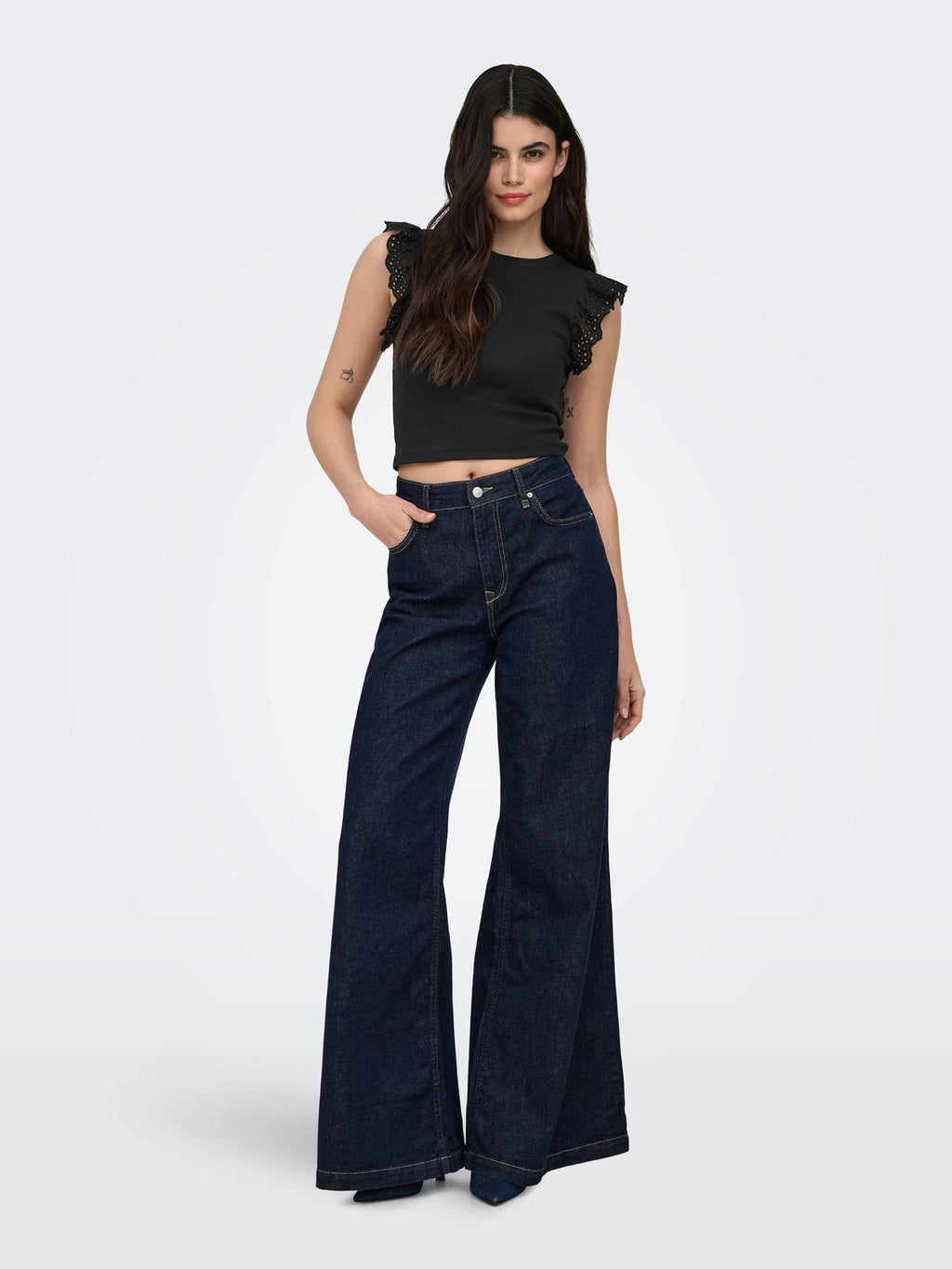 15308890/Black ONLY