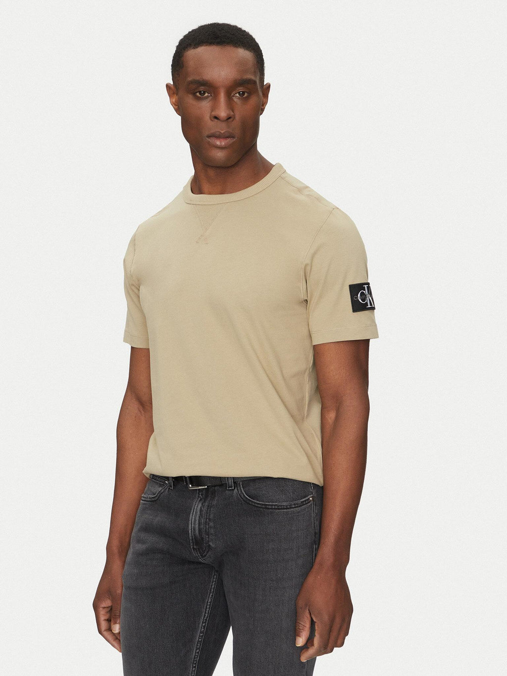 BADGE REGULAR TEE J30J323484/HI0 CALVIN KLEIN JEANS