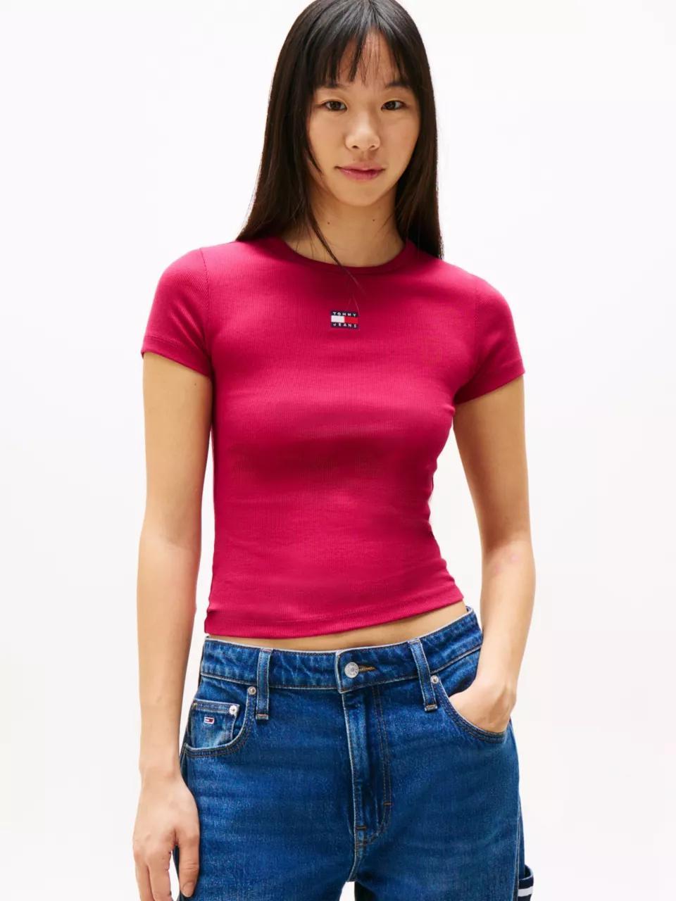 TJW SLIM BADGE RIB T DW0DW17881/XIP TOMMY JEANS