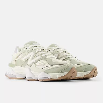 New Balance SNEAKERS 9060 IN PELLE E TESSUTO MULTICOLOR 