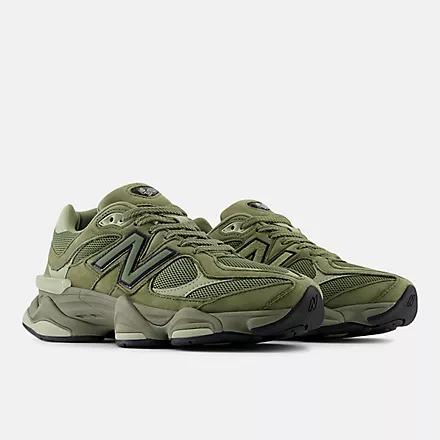 New Balance SNEAKERS 9060 IN PELLE E TESSUTO MULTICOLOR 