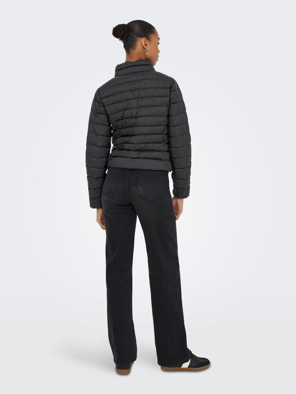 15351967/Black ONLY