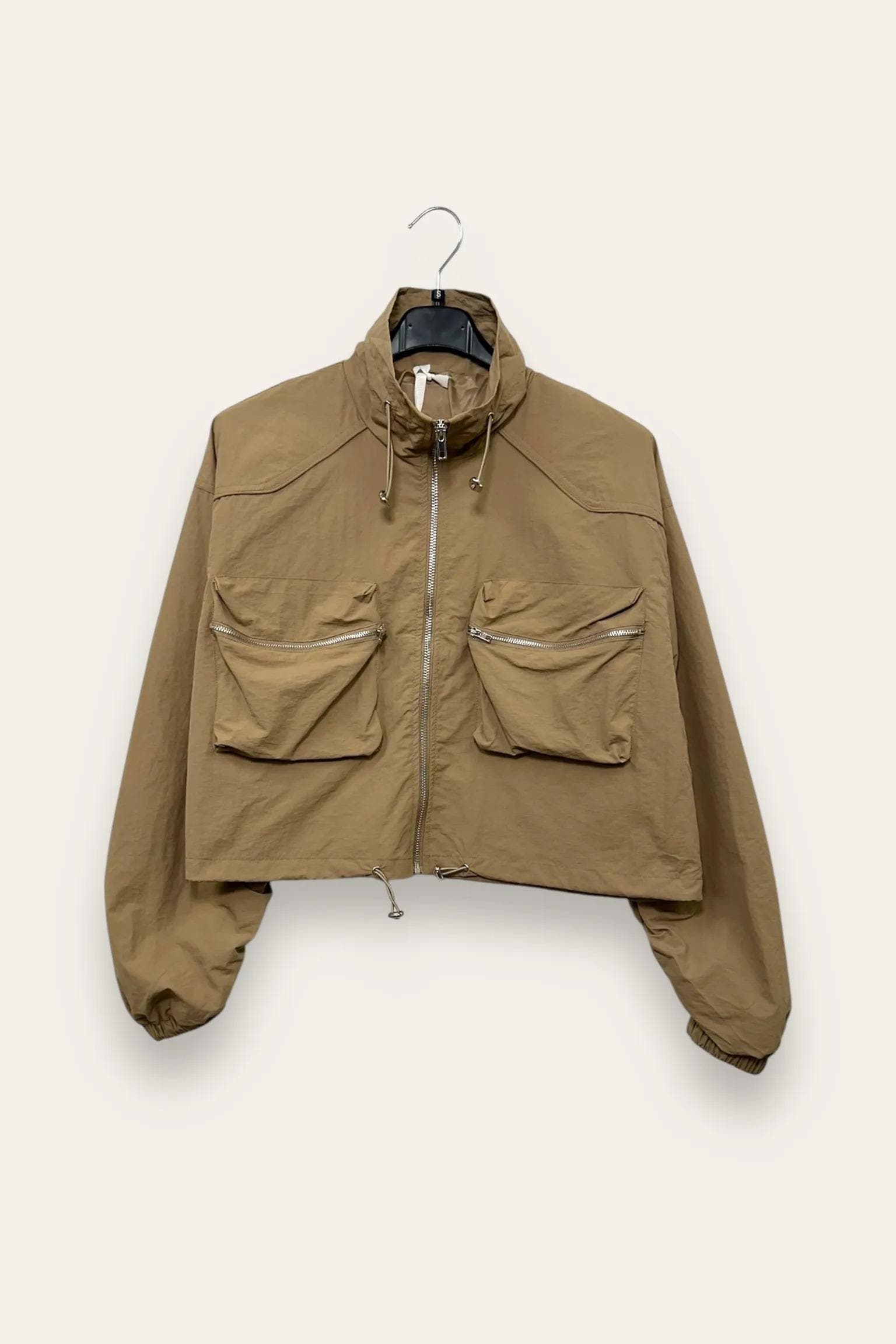 Giacca a bomber cropped con due tasche frontali YY-10722/Cammello LOVEme