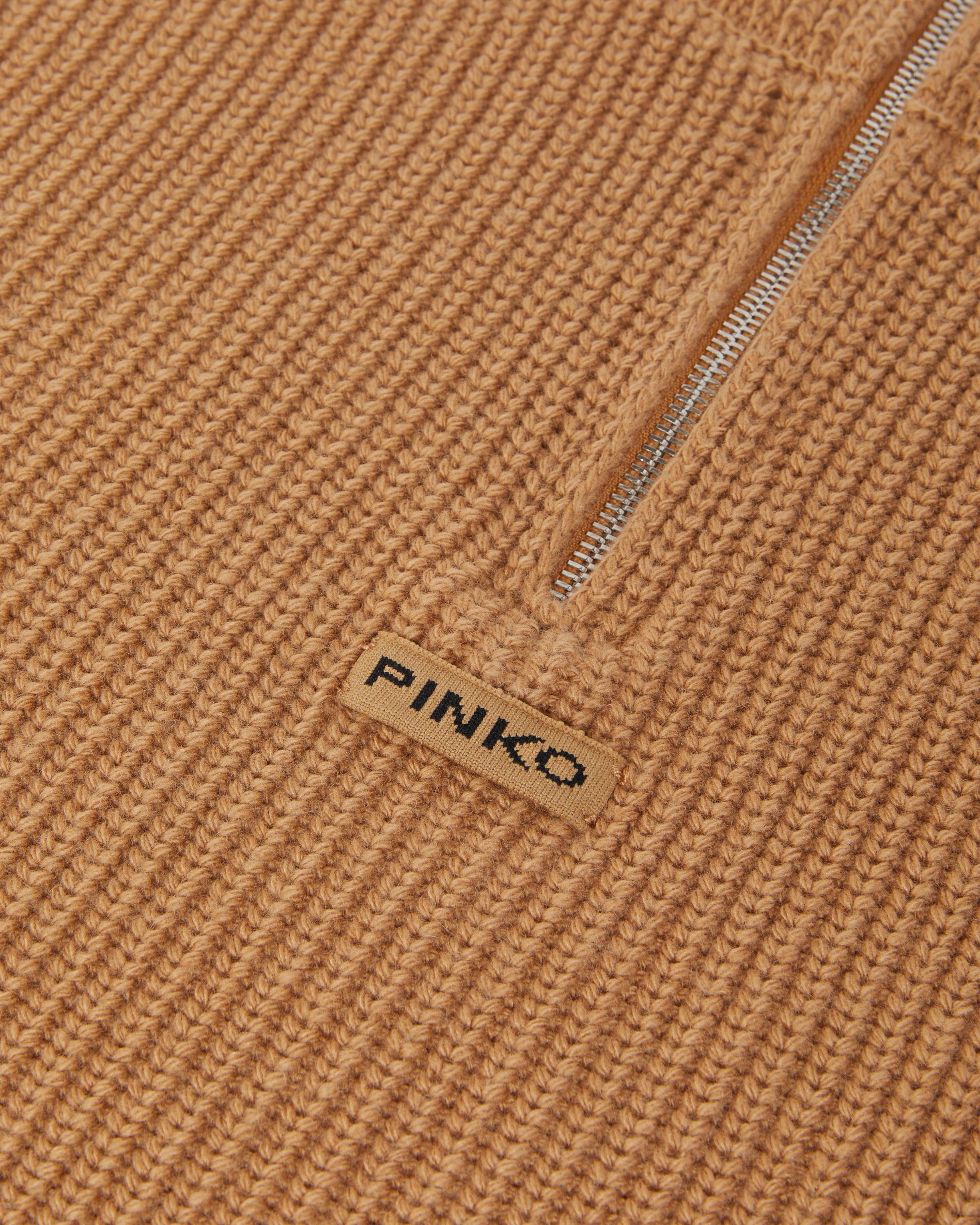 105994 A2Z4/D23 PINKO